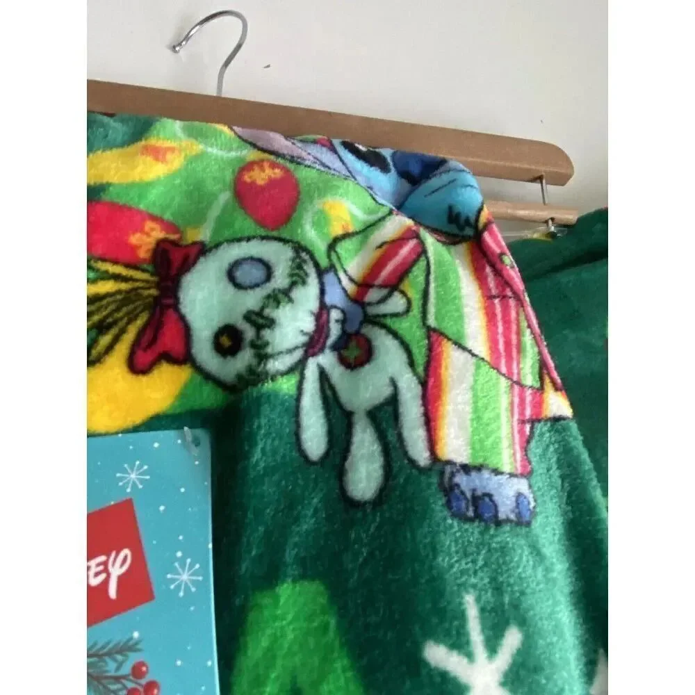 Disneys Stitch And Scrump PJ  Tradition 50 X 70” Christmas Lights Throw‎ Blanket